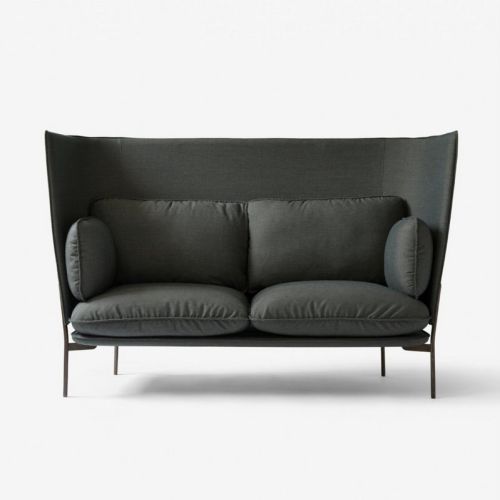 Cloud LN6 2 pers. sofa med høj ryg i mørk grå, giver varme og komfort