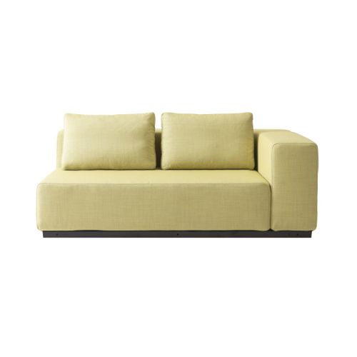 Nevada modulsofa i gul er en 2 personers sofa med et enkelt designudtryk, designet af Busk+Hertzog