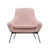 Noomi String lounge stol i rosa er en moderne stol på 4 spinkle ben, designet af Susanne Grønlund