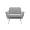 Scope loungestol i lysegrå består af et minimalistisk design, der let kan passe ind i indretningen af et rum