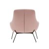 Noomi String lounge stol i rosa består af flotte detaljer, og understellet giver stolen et let designudtryk