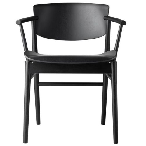 N01™ stol sort i træ til indretning af mødelokaler
