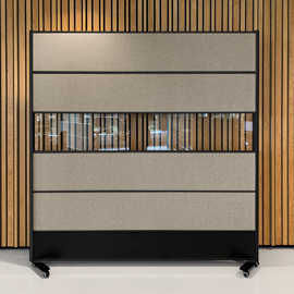 Skærmvæg med hjul og plexiglas