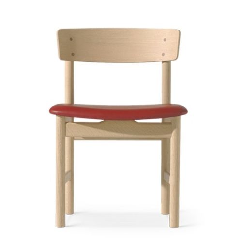 3236 stol i sæbebehandlet eg med rødt sæde, designet af Børge Mogensen, få indretningshjælp til kontorindretningen