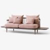 SC3 Fly 2 pers. sofa med sideborde, i røget eg og betræk i sart rosa